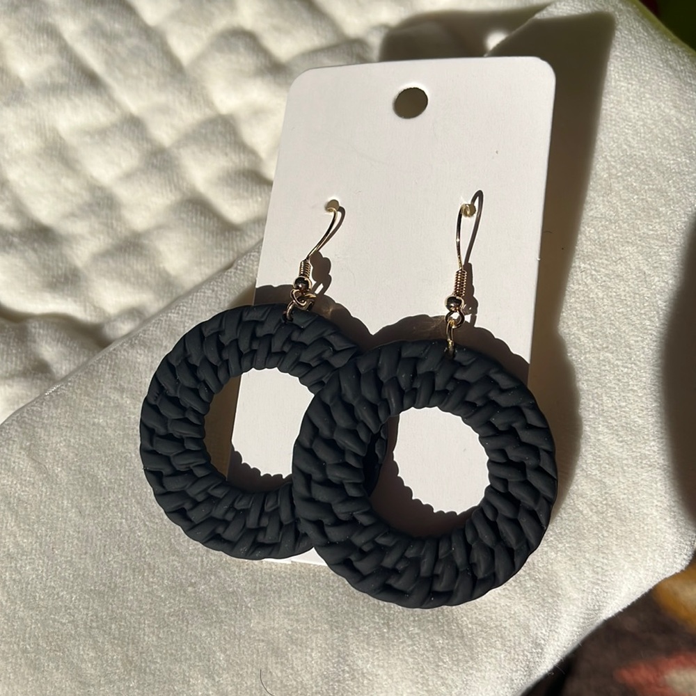 earrings (dangle)
